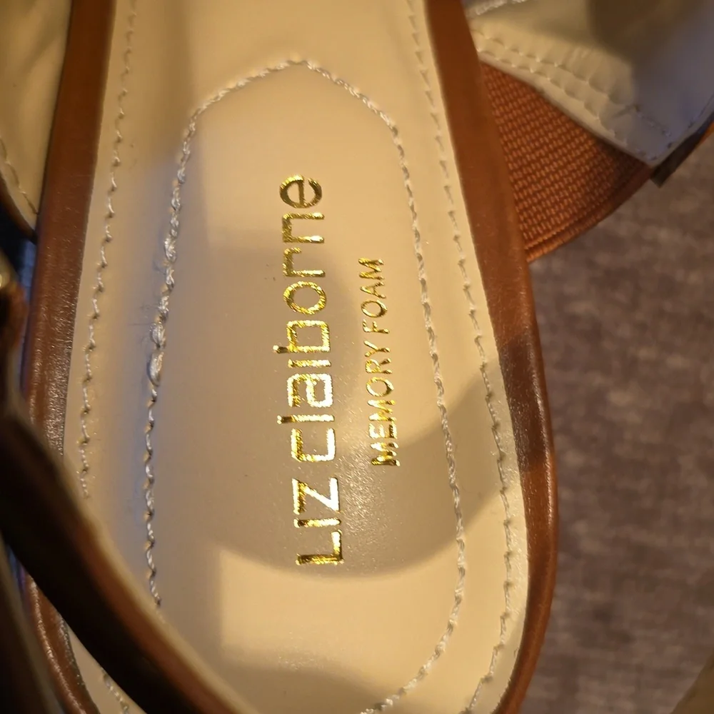 LIZ CLAIBORNE SIGNATURE WOMEN'S BROWN WEDGE SUMMER MEMORY FOAM SANDALS SIZE 7.5